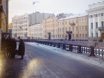 p1010379 woman in icy street