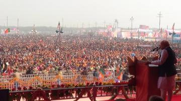 narendra modi addressing vijay shankhnad rally in meerut from modis flickr account creative commons