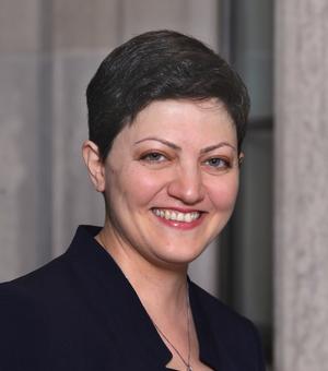 aemzadeh headshot